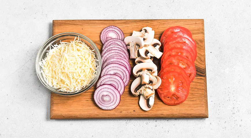 Пицца с курицей и грибами