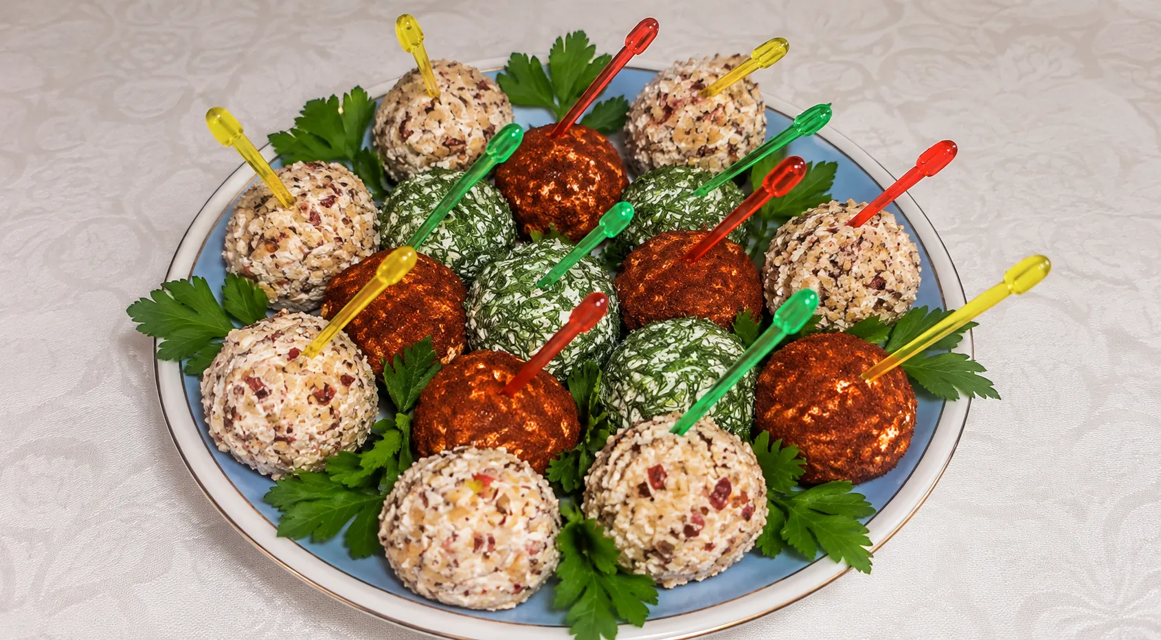 Готовим закусочные шарики из творожного сыра