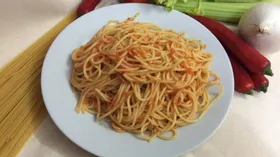 Спагетти с соусом из запечённого перца 