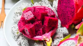 Как правильно почистить драгонфрут и что с ним делать дальше