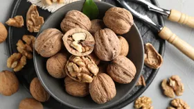 Нужно ли мыть грецкие орехи и как это правильно делать