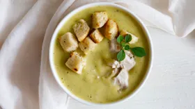 Суп-пюре из кабачков и курицы