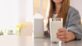 Кишечная палочка, отсутствие вкуса: какое молоко нужно обходить стороной