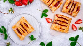 Вкус детства: пирожки и булочки с повидлом, которые съедаются до крошки