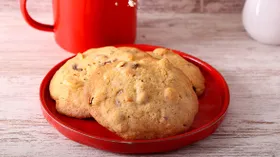 Печенье с орехами и цукатами