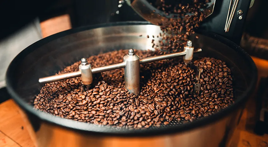  Выделяют 4 стадии обжарки кофе: сушка, реакция Майяра, карамелизация и время развития, характеризующееся первым треском