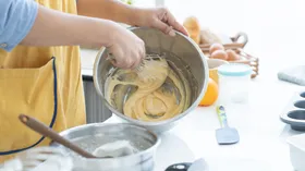 Блогер рассказала, как готовит оладьи из 2 ингредиентов: один из них — мороженое