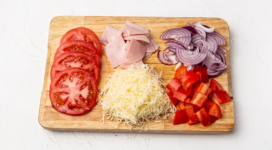 Ленивая пицца из лаваша на сковороде