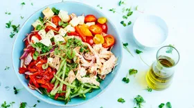 5 сытных весенних салатов, которые заменят обед или ужин