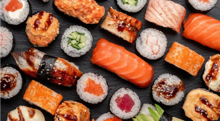 Японские суши и роллы