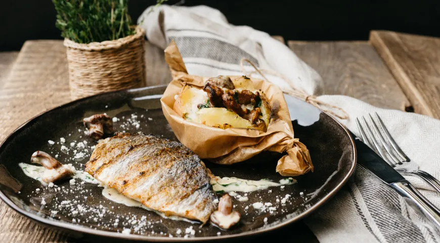 Филе дорады с запеченным картофелем от Павла Атаманова, шеф-повара ресторанов Лимончино и IL Forno
