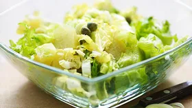 Зелёный салатик с запеченой редькой и каперсами