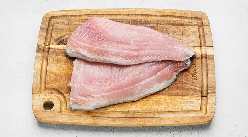 Маринованный карп в уксусе с луком