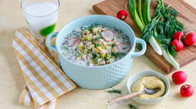 Холодный суп с яйцом куриным