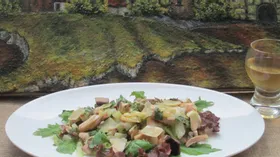 Грибной салат с сельдереем и пармезаном
