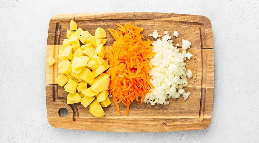 Тушеная картошка с тушенкой