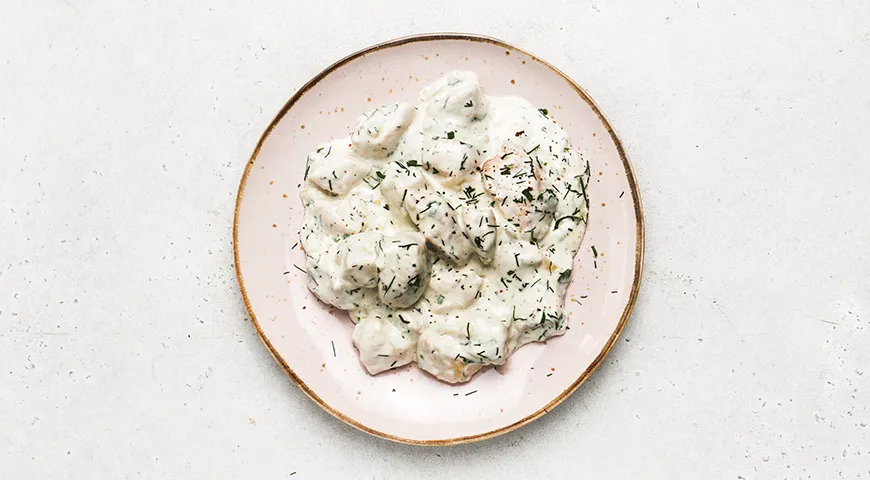 Куриное филе в сметанном соусе