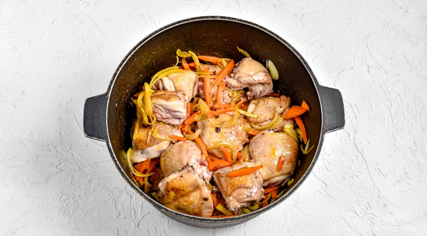 Плов с курицей в духовке