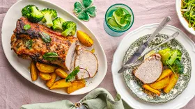 Свиная корейка, запеченная в духовке целым куском