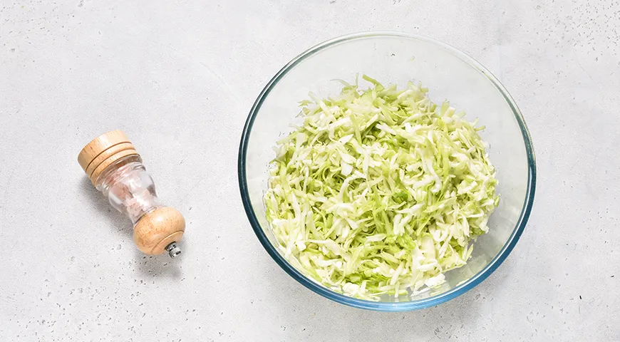 Салат из свежей капусты и моркови (как в столовой)