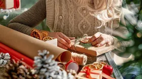 Новогодние традиции, подарки и блюда: как семье весело подготовиться к празднику