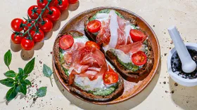 Холодные закуски с мягкими сырами