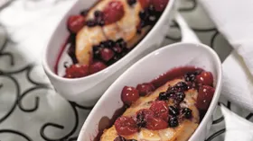 Закуски, салаты и основные блюда с черной смородиной