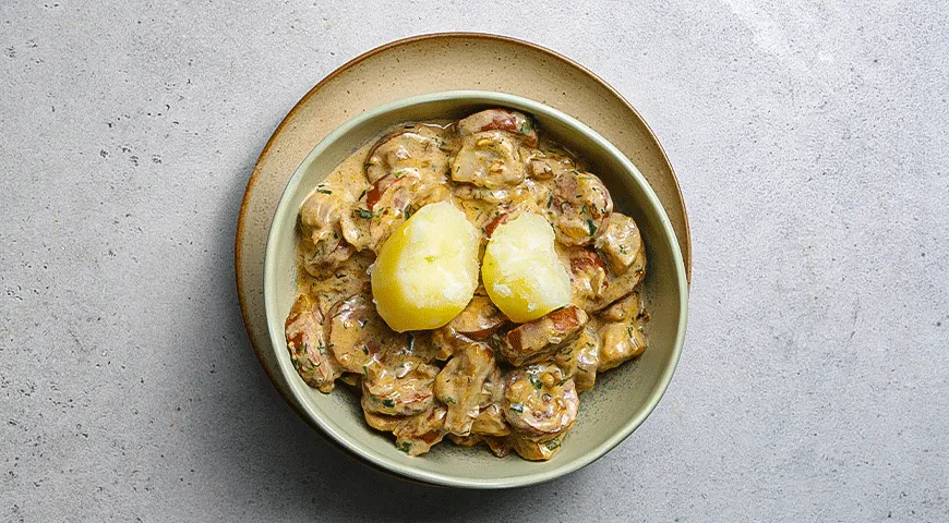 Грибное рагу с краковской колбасой