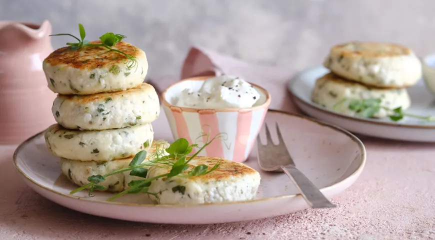 Сырники с творогом, брынзой и зеленью