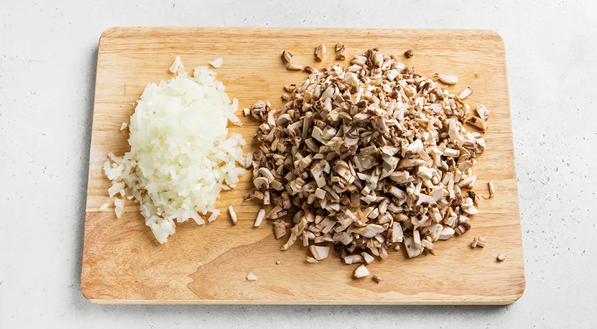 Закусочный торт Наполеон с курицей и грибами