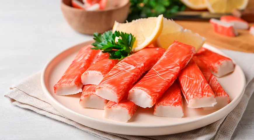 Чаще всего из сурими делают крабовые палочки