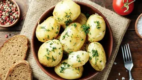 Идеально сваренный молодой картофель