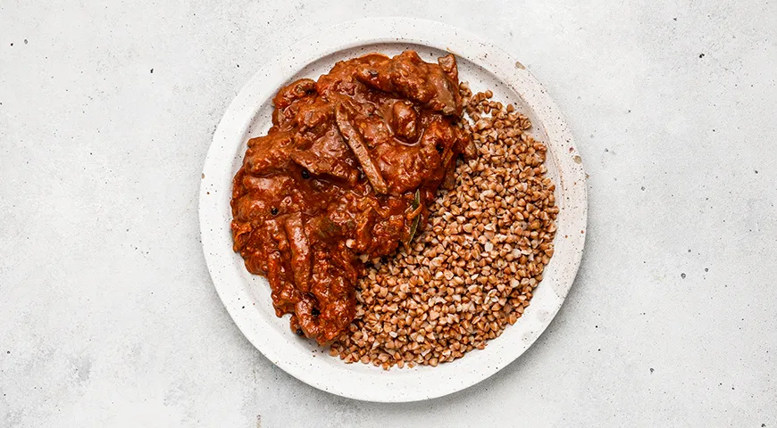 Свиная печень с подливкой