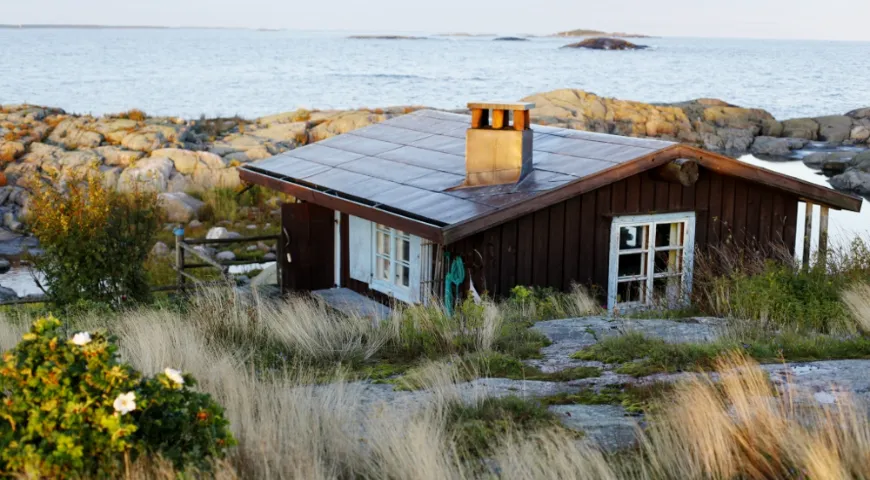 Летний домик Туве Янссон на её личном острове близ Порвоо в Финляндии (laurakotila.files.wordpress.com)