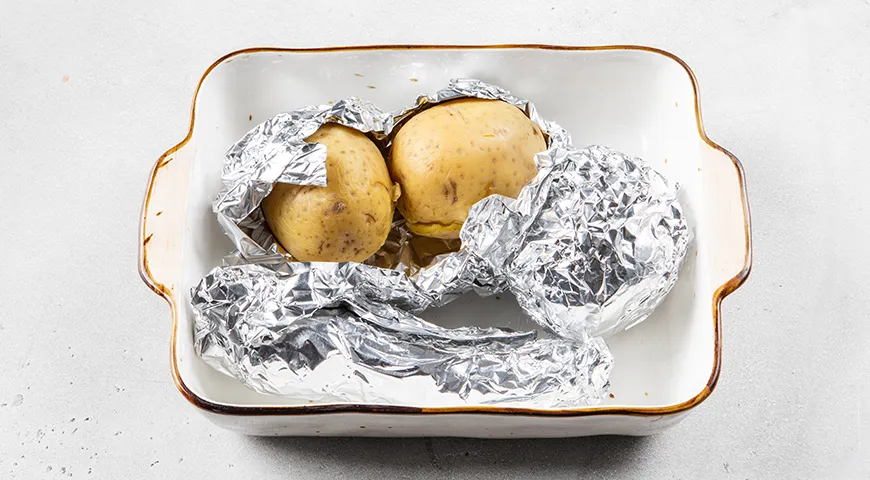 Селедка под шубой с зеленым горошком