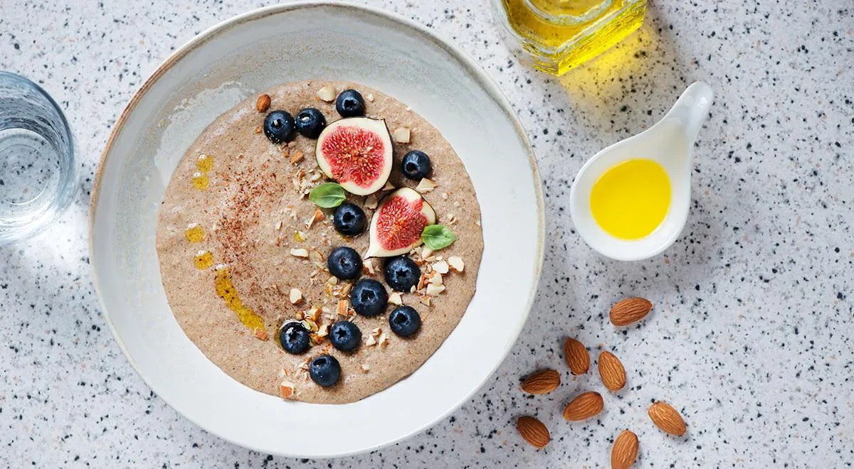 Для приготовления льняной каши лучше использовать молотые семена льна