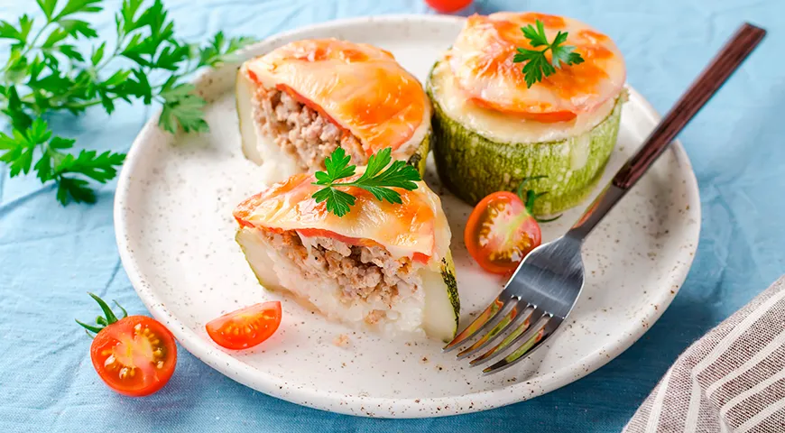 Кабачки с нежирным куриным фаршем