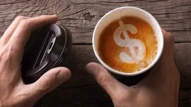 В Дубае приготовили самый дорогой кофе в истории