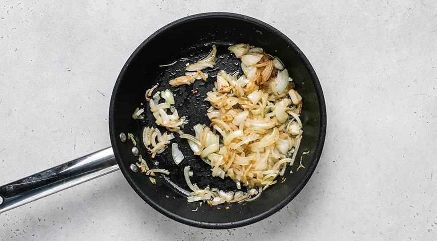 Гороховое пюре в кастрюле