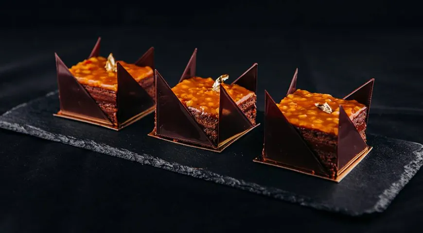 Вариация шоколадного торта от Нины Тарасовой — пирожное Захер с экзотической кислинкой