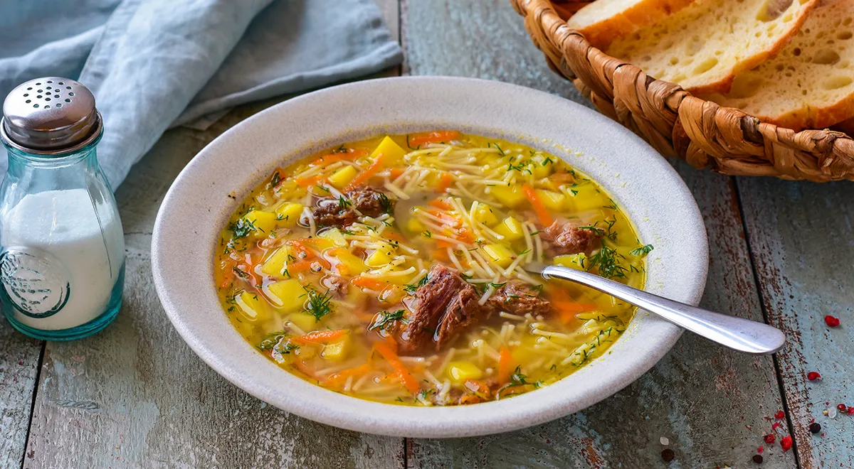 Суп из тушенки с вермишелью, пошаговый рецепт с фото на 399 ккал