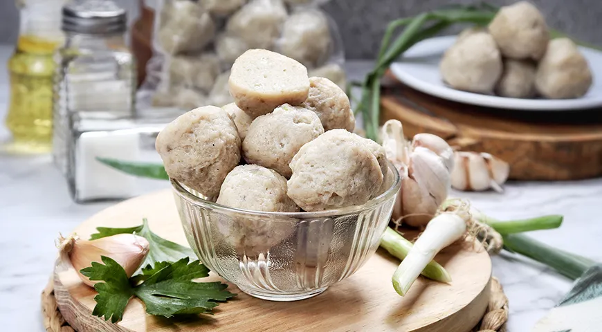 Фрикадельки из отварного минтая