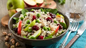 Вкусные и оригинальные салаты с зеленым горошком