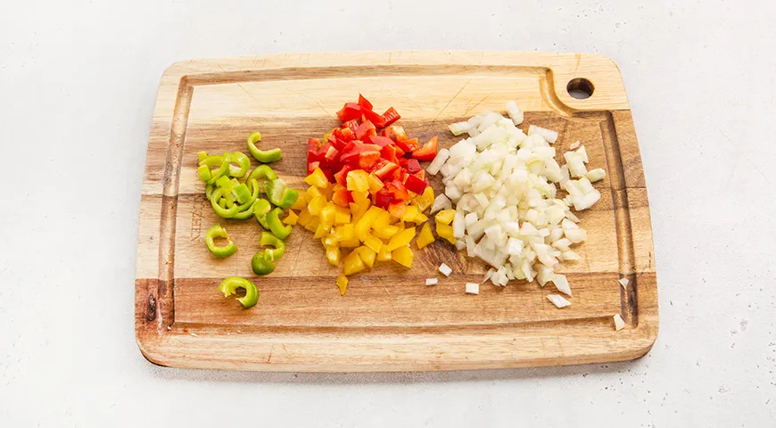 Мексиканское рагу с мясом, овощами и фасолью