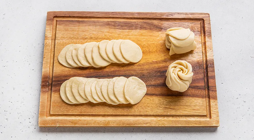 Булочки-розочки из дрожжевого теста