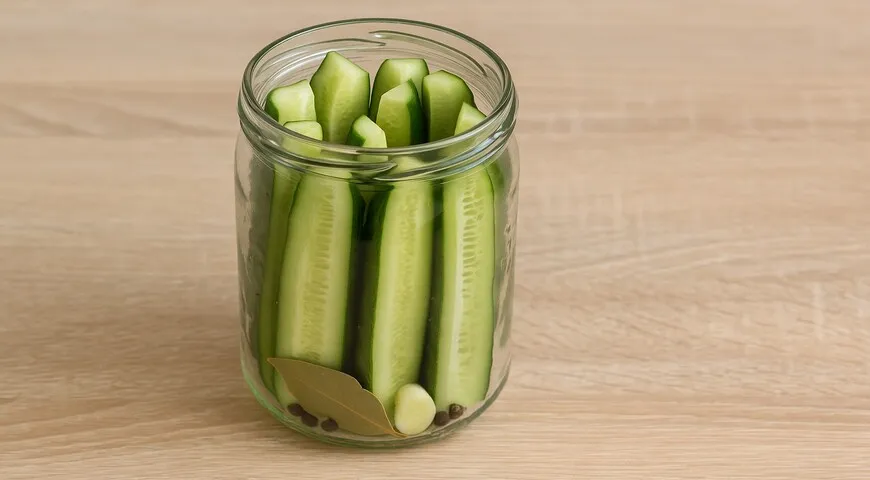 Огурцы в кетчупе чили на зиму