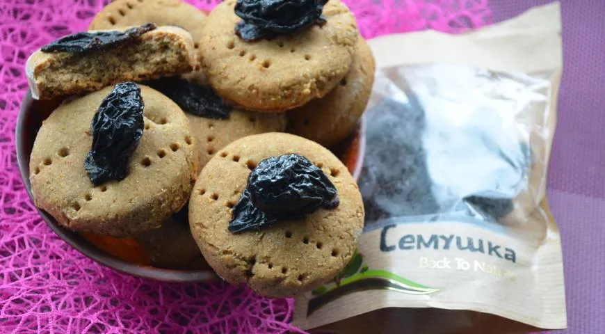 Ржаное печенье с черносливом