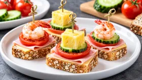 Канапе с ананасами