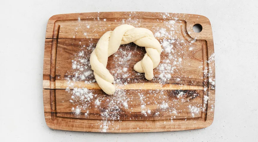 Пасхальные гнезда с сыром и травами