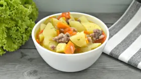 Рагу из овощей с кабачками, картошкой и фаршем
